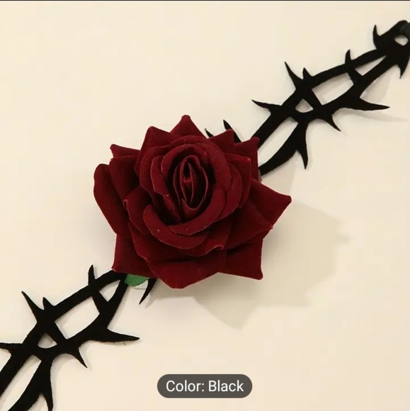 Retro Style Rose Choker - Picture 3 of 5